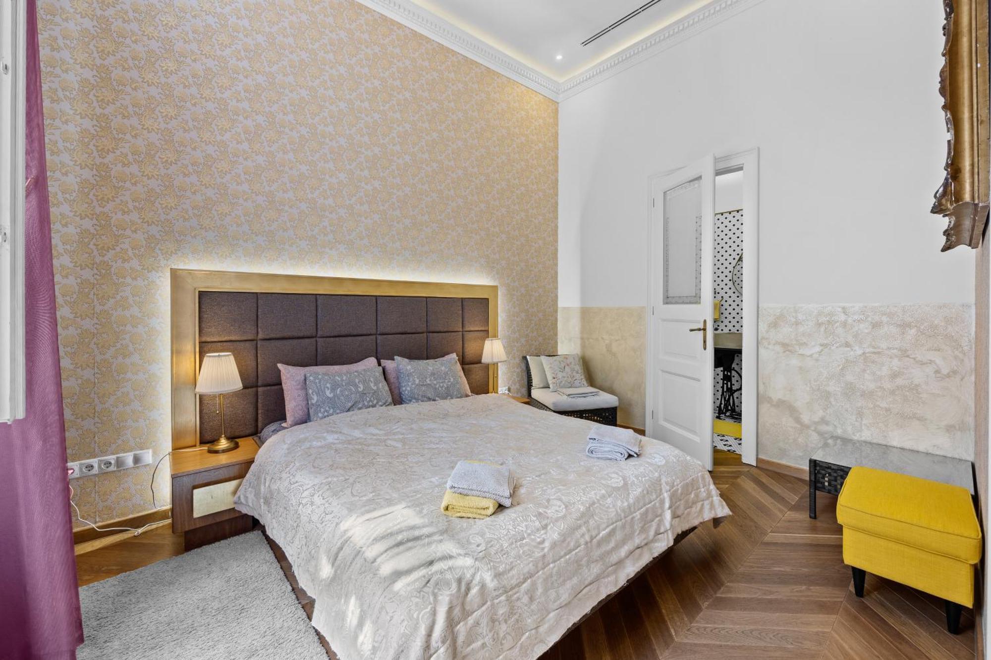 Count Zrinyi Basilica Luxurious Residence Budapest Exteriör bild