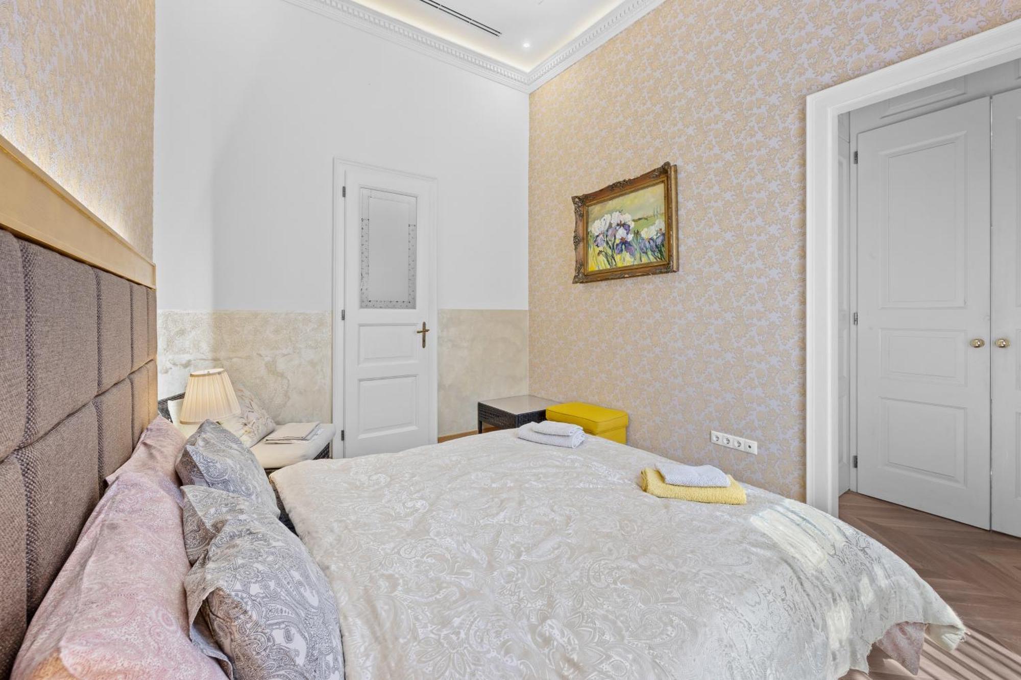 Count Zrinyi Basilica Luxurious Residence Budapest Exteriör bild