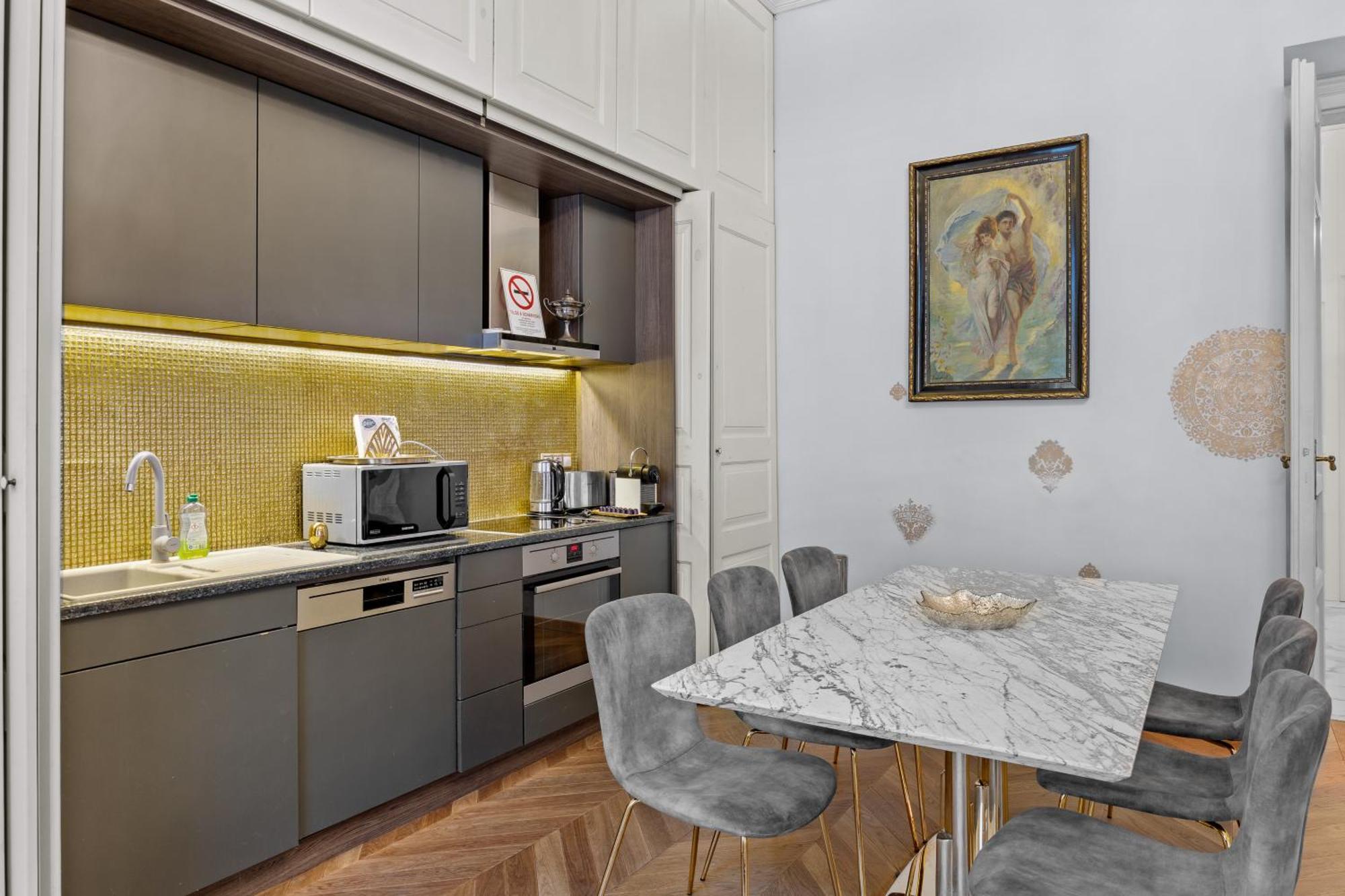 Count Zrinyi Basilica Luxurious Residence Budapest Exteriör bild